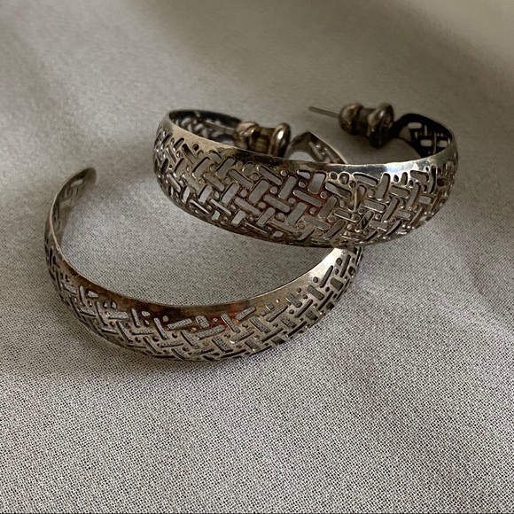 Vintage Silver Mid Century Cut Out Hoop Earrings - Picture 3 of 4